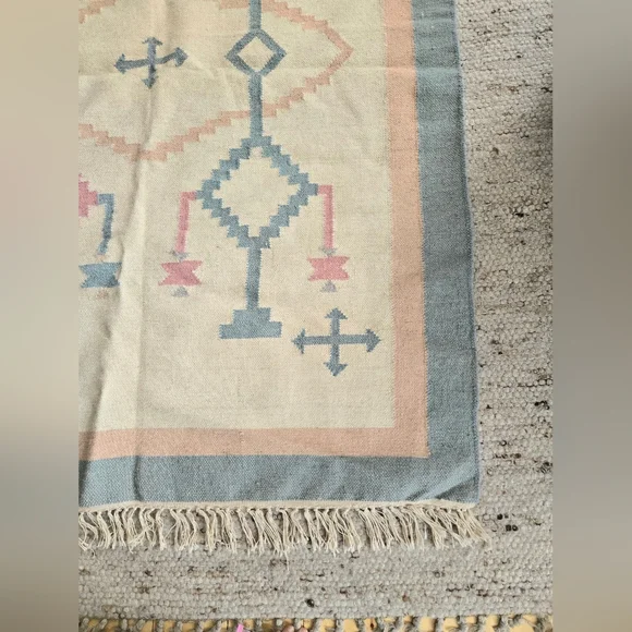 Vintage Wool Rug - Picture 4 of 6
